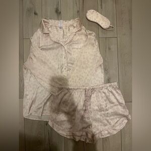 Women's pink Leopard Print silk Pajama Set